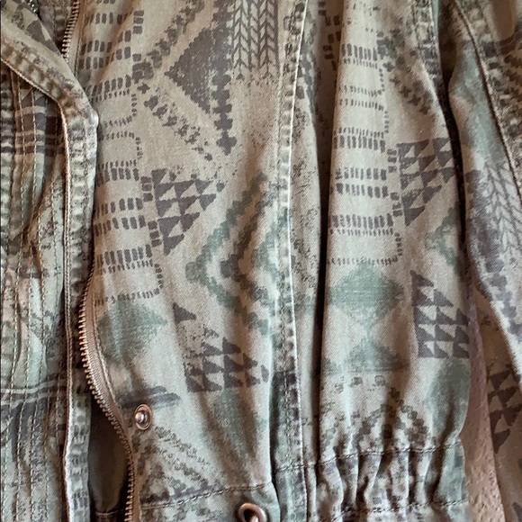 Green jacket - Picture 2 of 2